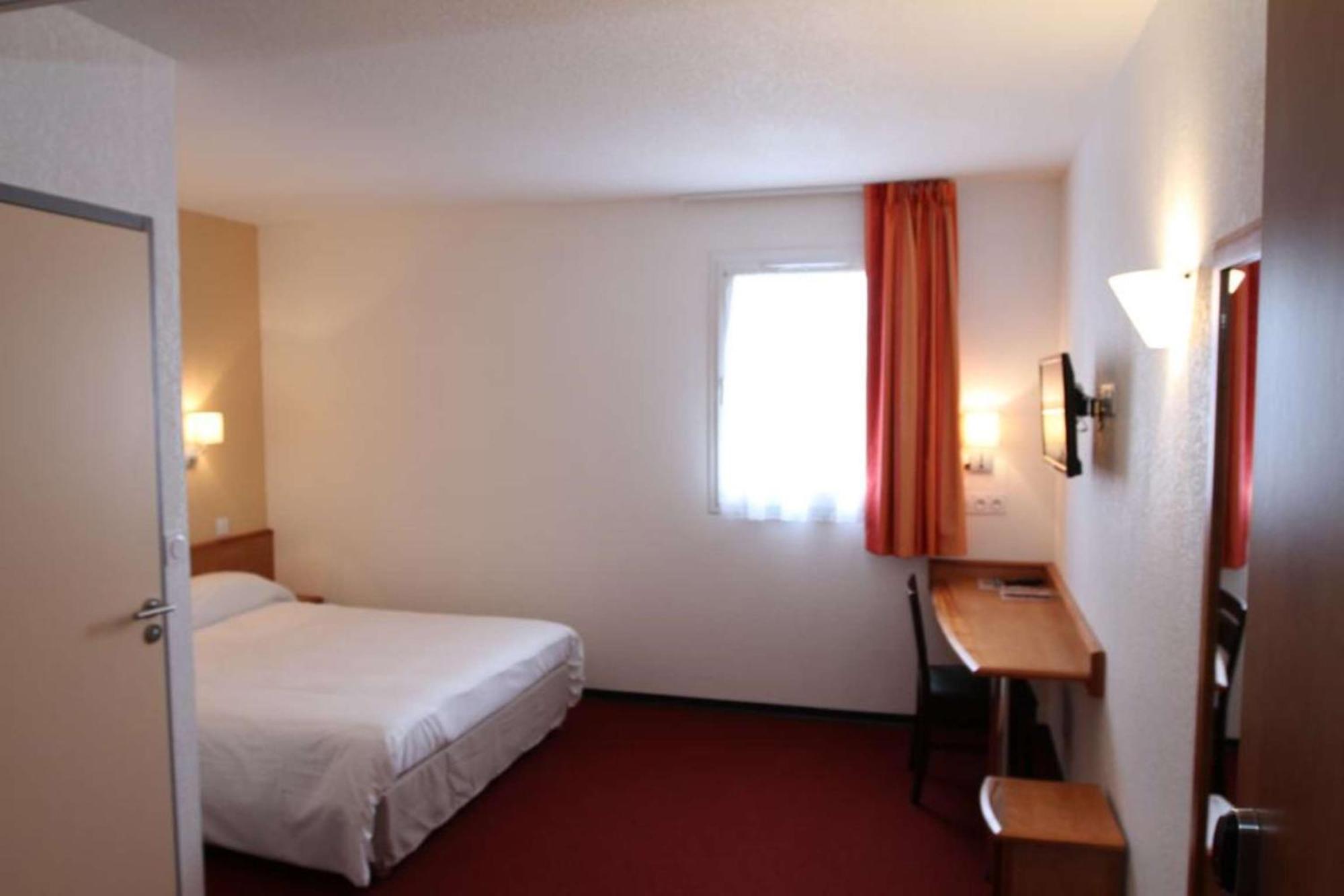Brit Hotel Confort Villeneuve Sur Lot Bias  المظهر الخارجي الصورة