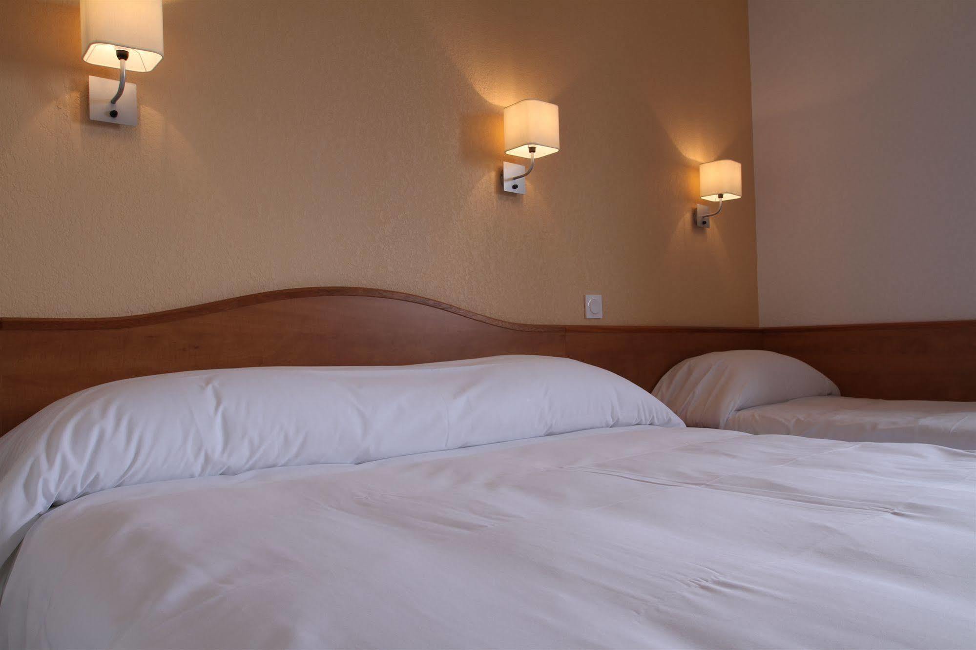 Brit Hotel Confort Villeneuve Sur Lot Bias  المظهر الخارجي الصورة