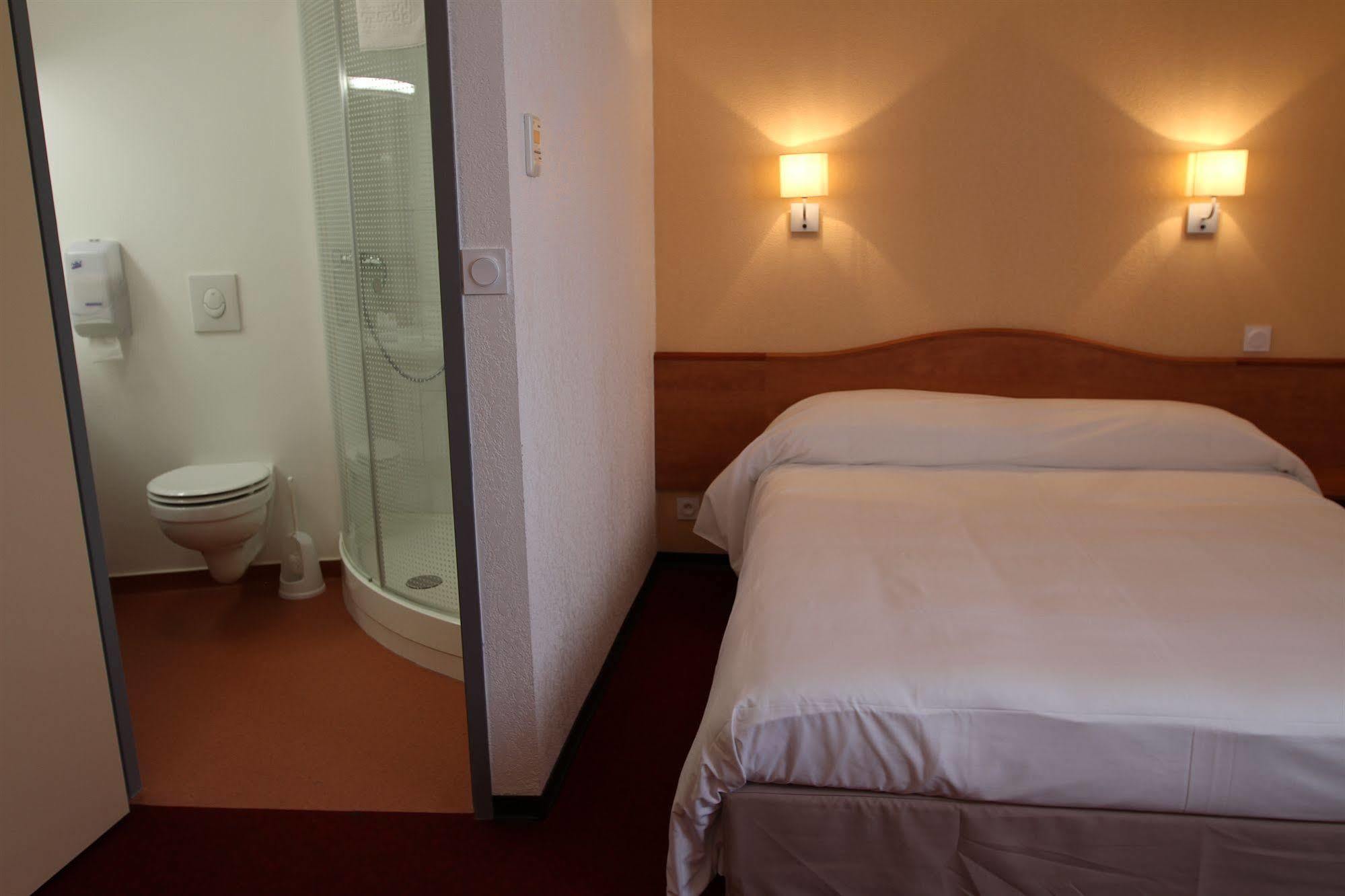 Brit Hotel Confort Villeneuve Sur Lot Bias  المظهر الخارجي الصورة