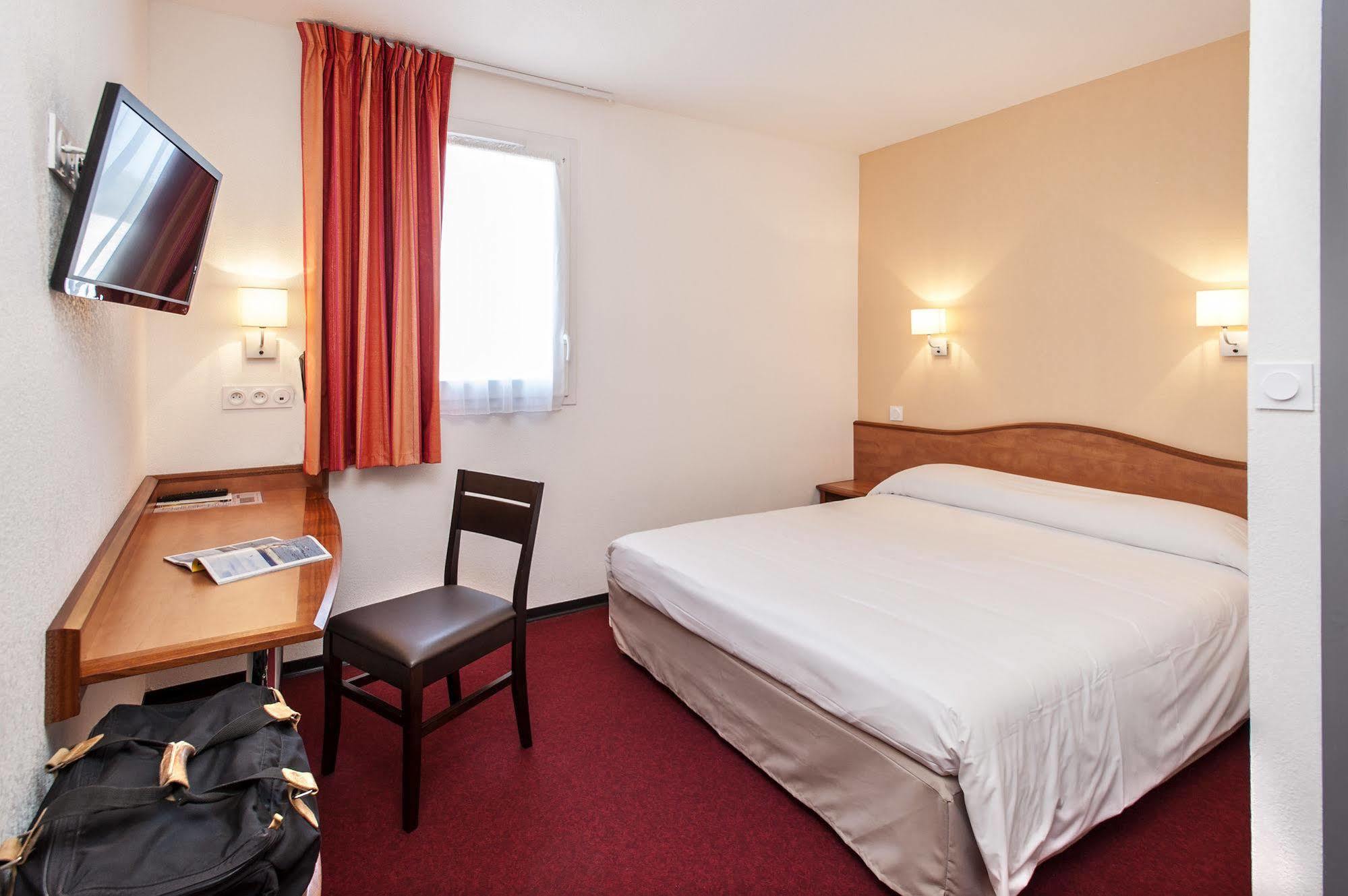 Brit Hotel Confort Villeneuve Sur Lot Bias  المظهر الخارجي الصورة