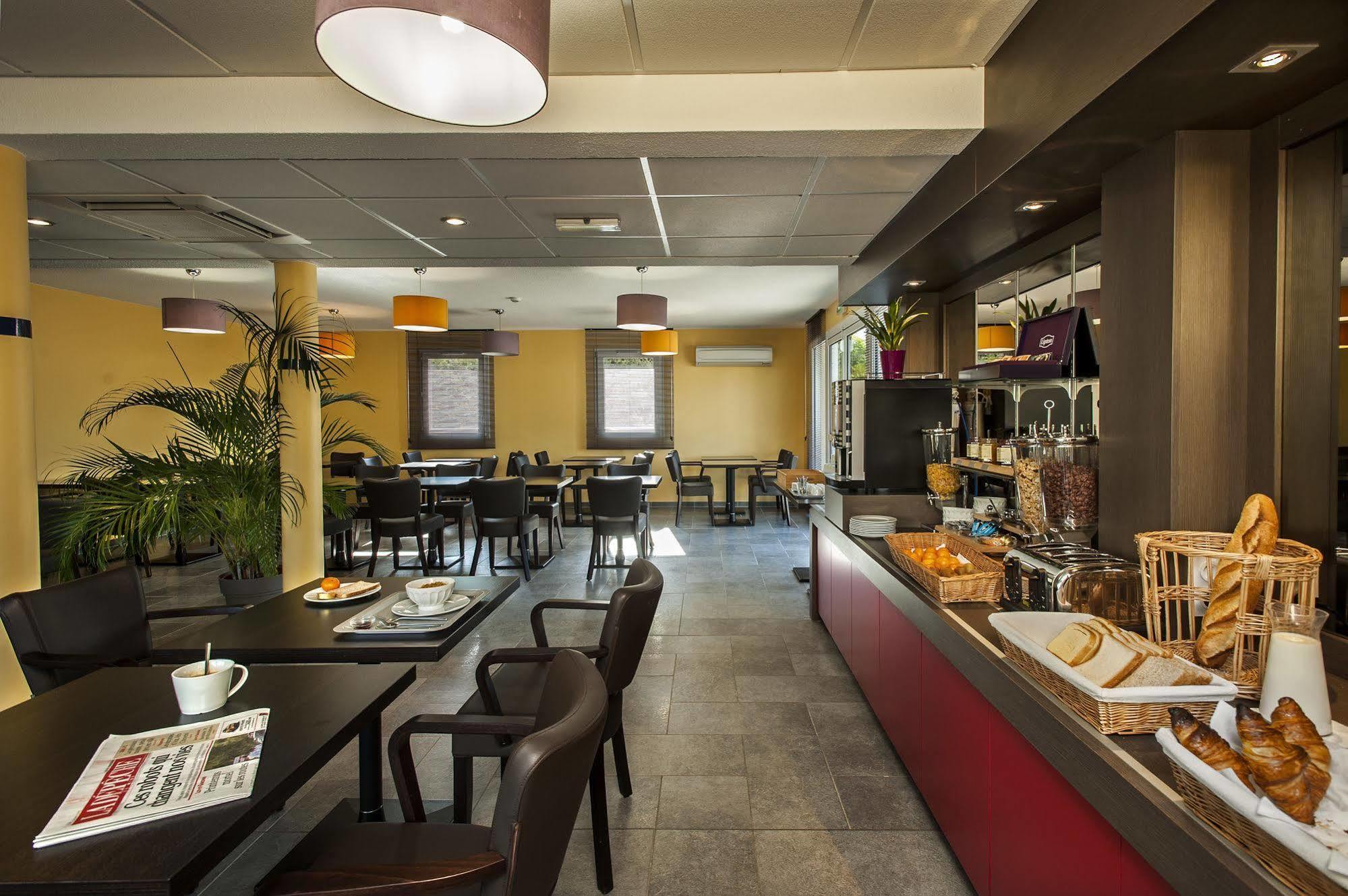 Brit Hotel Confort Villeneuve Sur Lot Bias  المظهر الخارجي الصورة